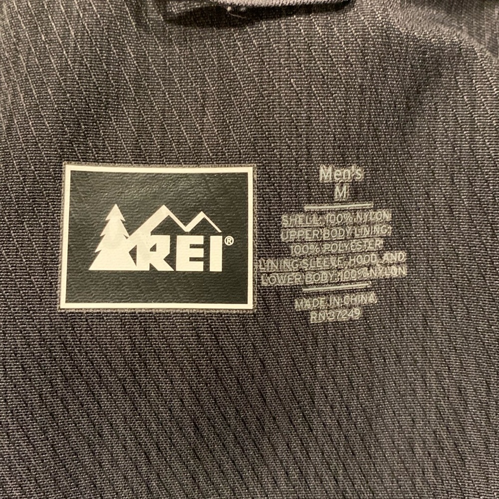 REI Elements Co-Op winter jacket black with removable hood - Picture 10 of 10
